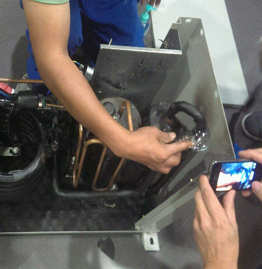 通道维修空调制冷效果差